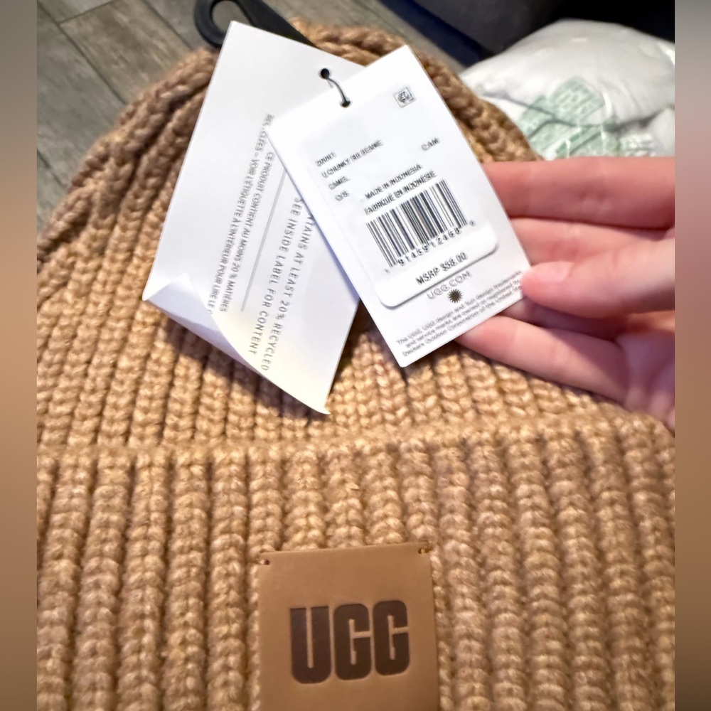 NWT UGG Women's Chunky Rib Knit Warm Winter Beanie Hat, Camel - Picture 2 of 2